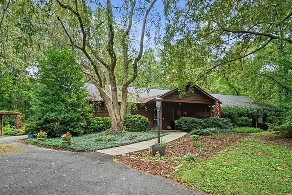25 Woodall Rd Se, White, GA 30184