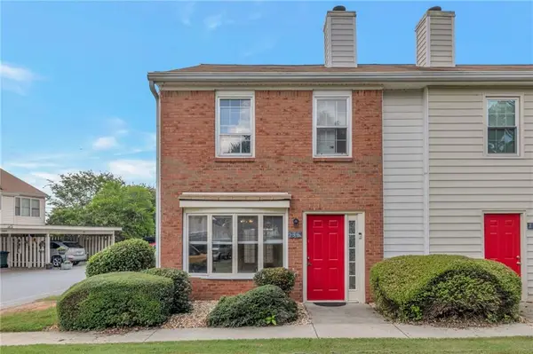 136 Old Ferry Way, Roswell, GA 30076