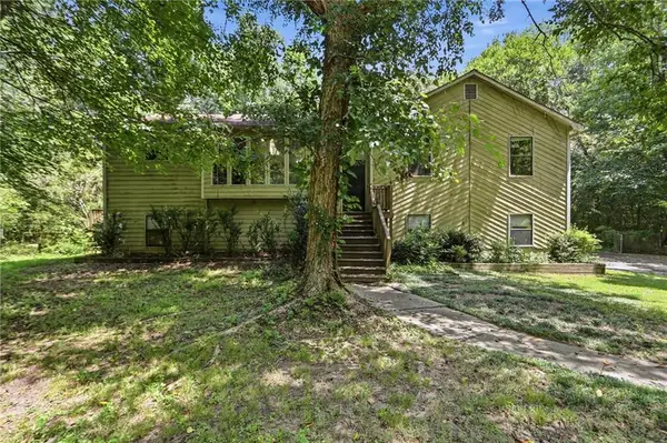 819 Tramore Court, Powder Springs, GA 30127