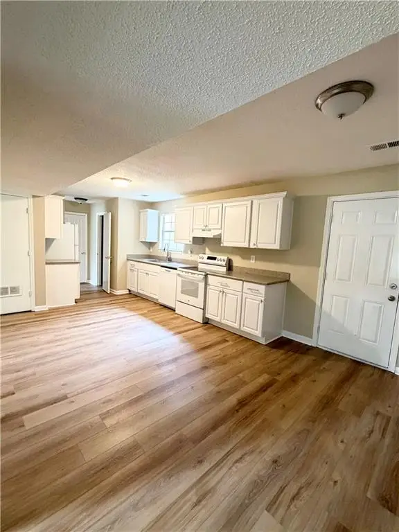 3479 Meadowlane Circle Sw, Atlanta, GA 30331 - #2