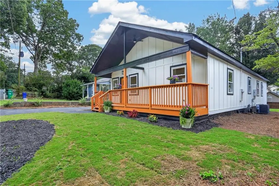 882 Tanner Dr, Scottdale, GA 30079 - #2