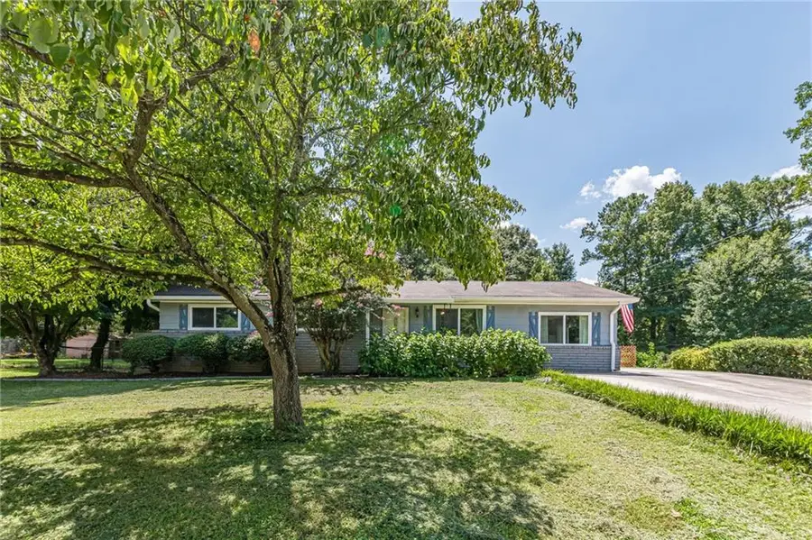 877 King Drive, Conyers, GA 30094 - #2