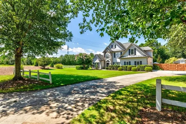 6255 Chestnut Hill Road, Flowery Branch, GA 30542