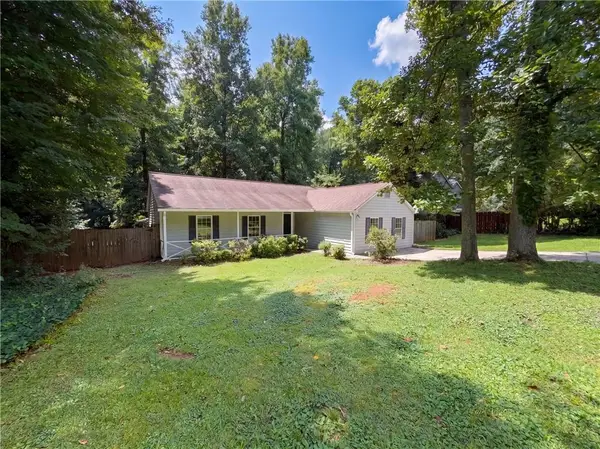 5810 Sailboat Pointe Nw, Acworth, GA 30101