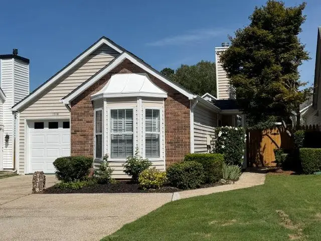 1318 Yorkshire Lane, Woodstock, GA 30188 - #1