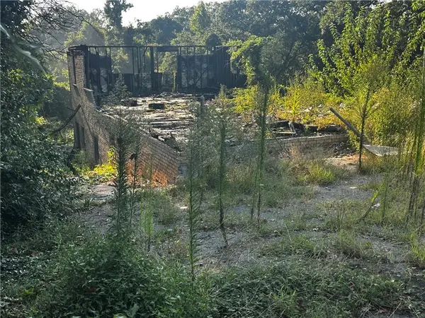 2811 Palm Drive, East Point, GA 30344