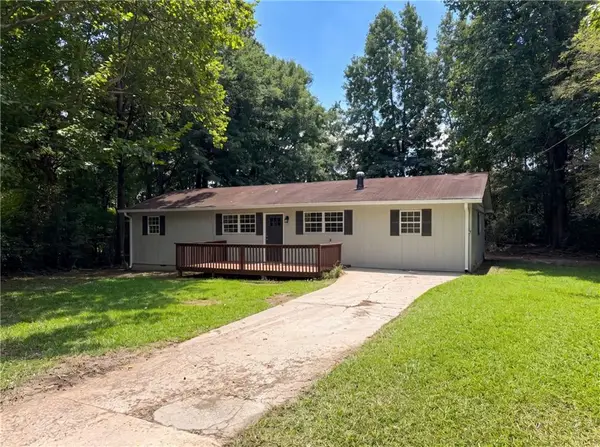 3704 Meadowview Drive, Lithia Springs, GA 30122