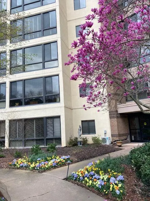 1800 Clairmont Lake #301, Decatur, GA 30033
