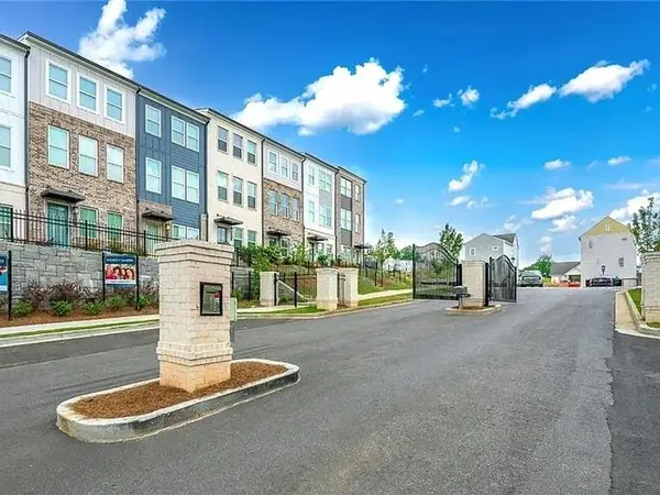 2635 Creekside Drive Nw, Atlanta, GA 30318