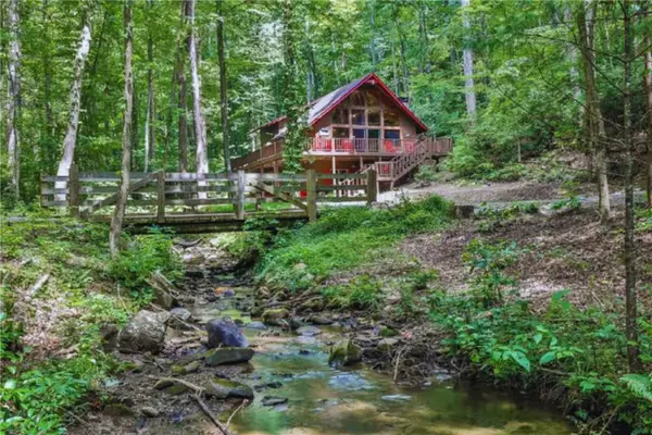 469 N Lake Drive, Ellijay, GA 30536