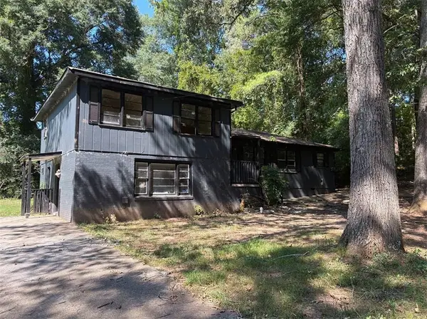 7126 Pineview Drive Sw, Covington, GA 30014