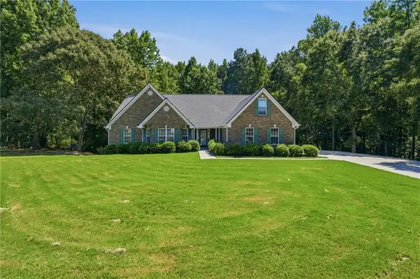 1611 Lake View Court, Loganville, GA 30052