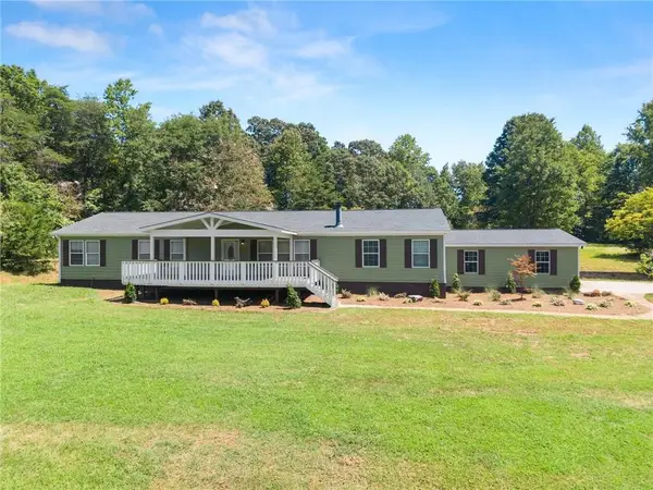 82 Bobbys Drive, Cleveland, GA 30528
