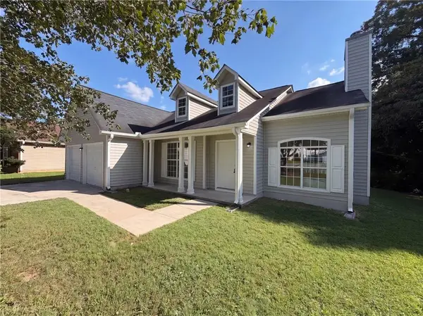 1088 Meadow Glen Circle, Fairburn, GA 30213