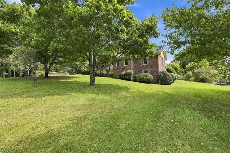 208 Woodland Circle Se, Calhoun, GA 30701 - #2