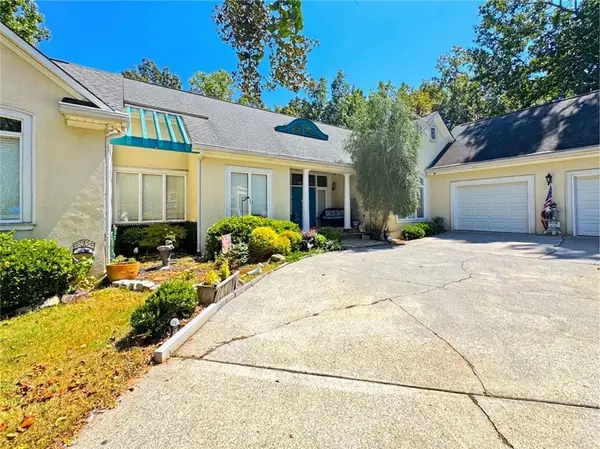21 Rocky Circle Ne, White, GA 30184