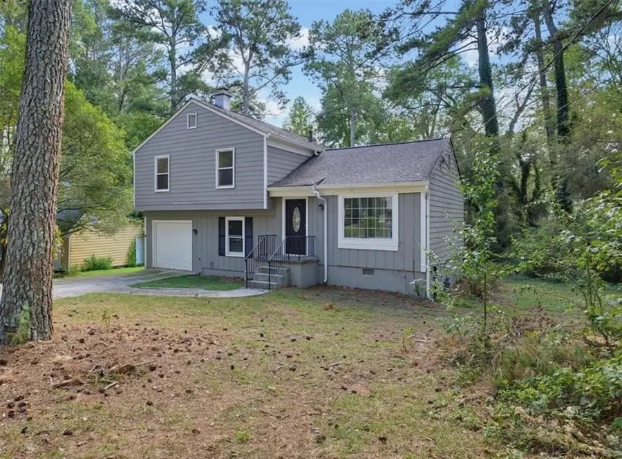 429 Sherwood Circle, Stone Mountain, GA 30087 - #3