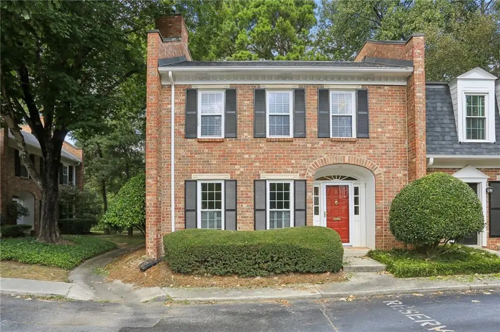 11 Scotland Place Nw, Atlanta, GA 30318 - #1