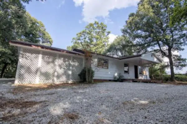 7608 Lula Road, Lula, GA 30554