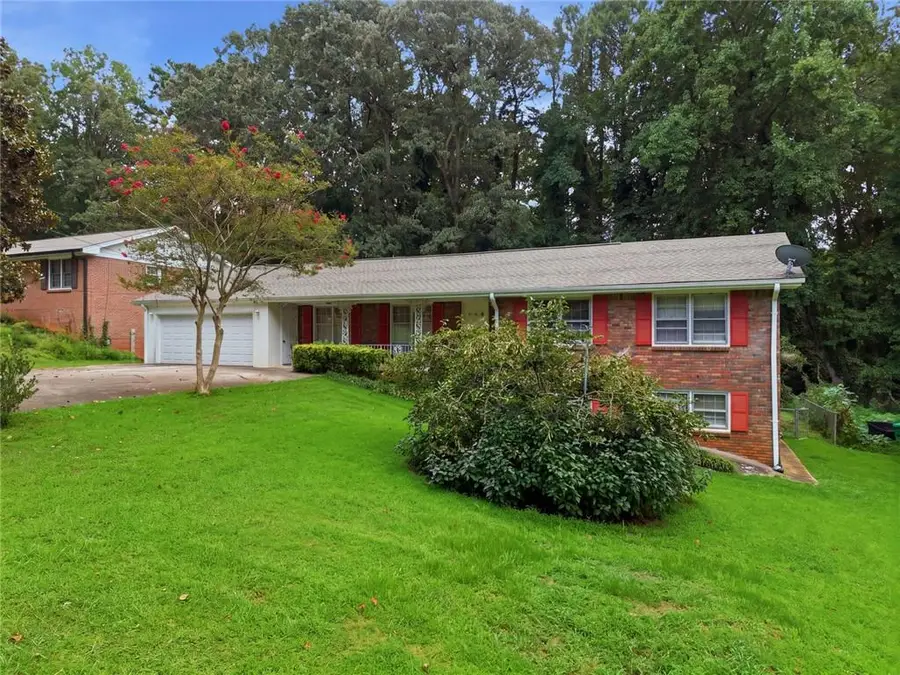 4367 Abingdon Drive, Stone Mountain, GA 30083 - #2