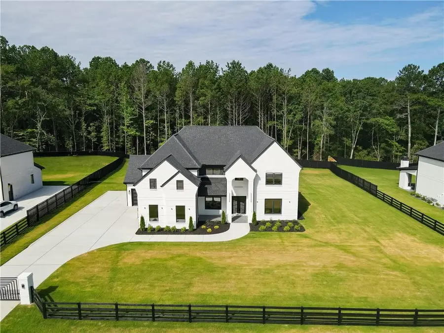 5797 Orouke Rd, Sugar Hill, GA 30518 - #2