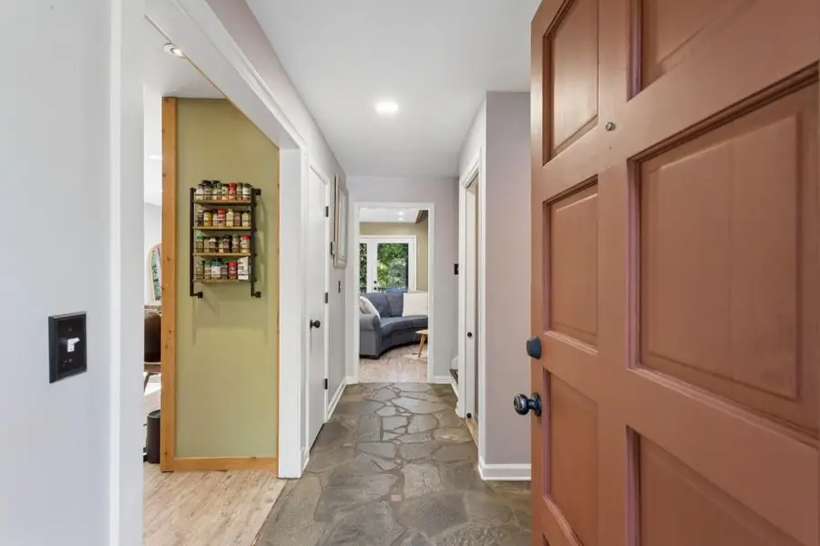 326 W Claiborne Court, Marietta, GA 30066 - #3