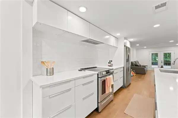 8 Ivy Ridge Ne, Atlanta, GA 30342