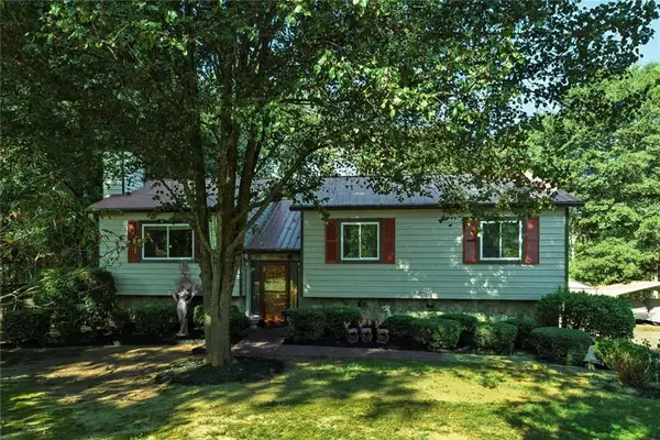 101 Holly Creek Court, Woodstock, GA 30188