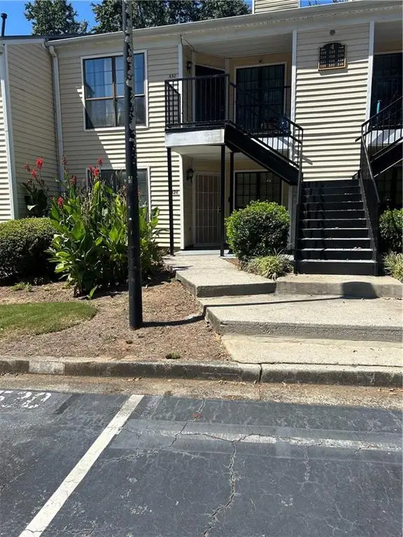 526 Windchase Lane, Stone Mountain, GA 30083