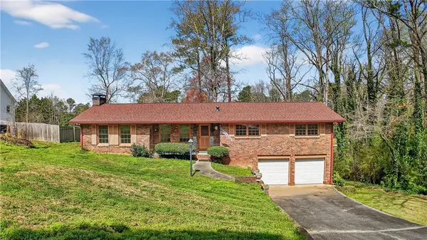 2569 Sky Lane Dr, Marietta, GA 30062