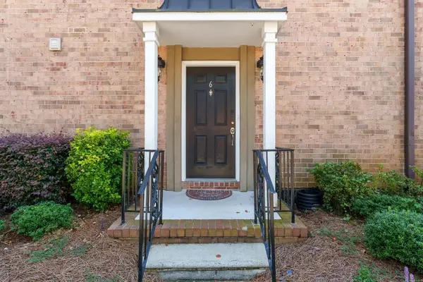 6980 Roswell (unit #b6) Road, Sandy Springs, GA 30328