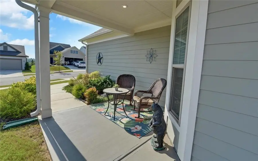 5724 Grapewood Street, Hoschton, GA 30548 - #3