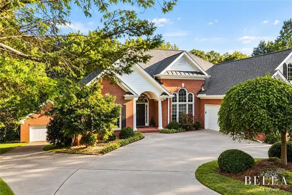 8645 Anchor On Lanier Court, Gainesville, GA 30506