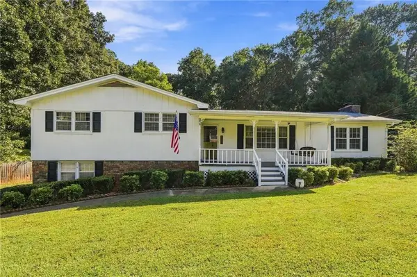 218 King Arthur Drive, Woodstock, GA 30189