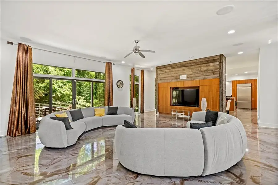 643 Larchmont Circle Nw, Atlanta, GA 30318 - #2