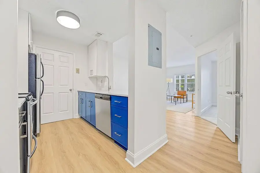 1075 Peachtree Walk Ne #A301, Atlanta, GA 30309 - #3