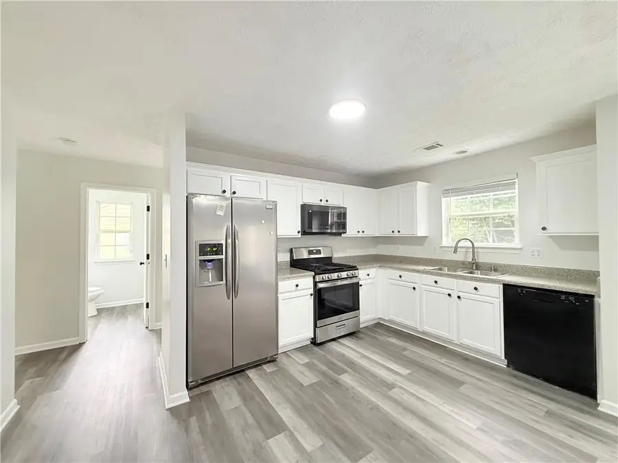 928 Shannon Road Sw, Loganville, GA 30052 - #3