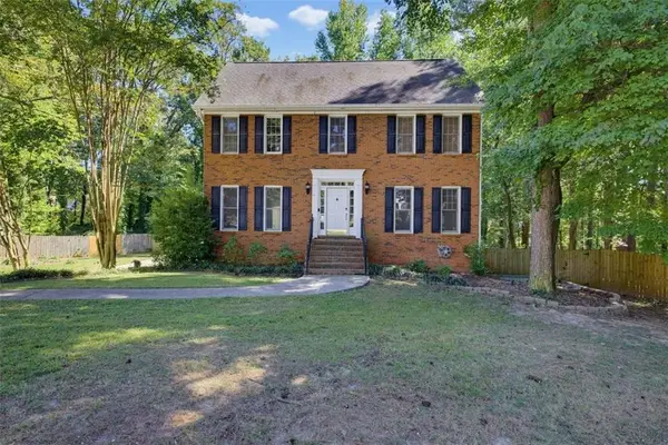 2711 Lochraven Court, Snellville, GA 30039