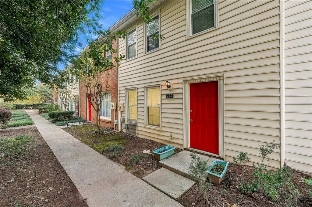 220 Chads Ford Way, Roswell, GA 30076 - #1