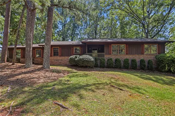 585 Buckeye Circle Se, Conyers, GA 30094