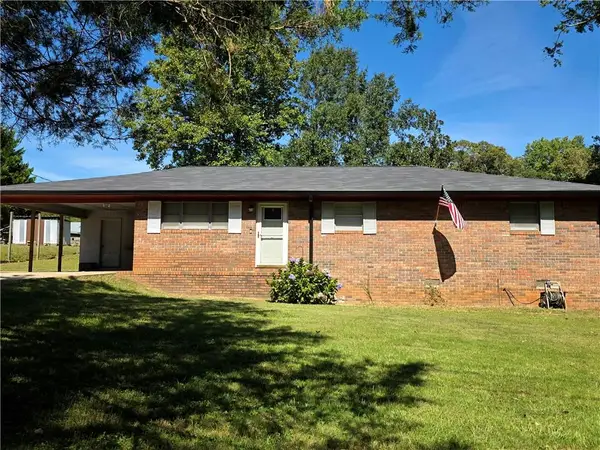 223 Lakeview Drive, Cornelia, GA 30531