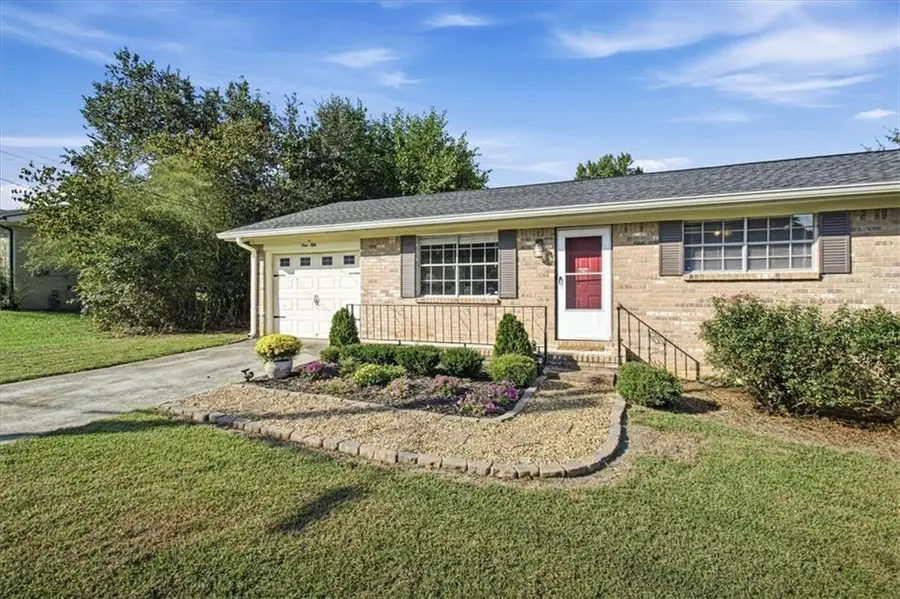 950 Meadowbrook Lane Nw, Conyers, GA 30012 - #2