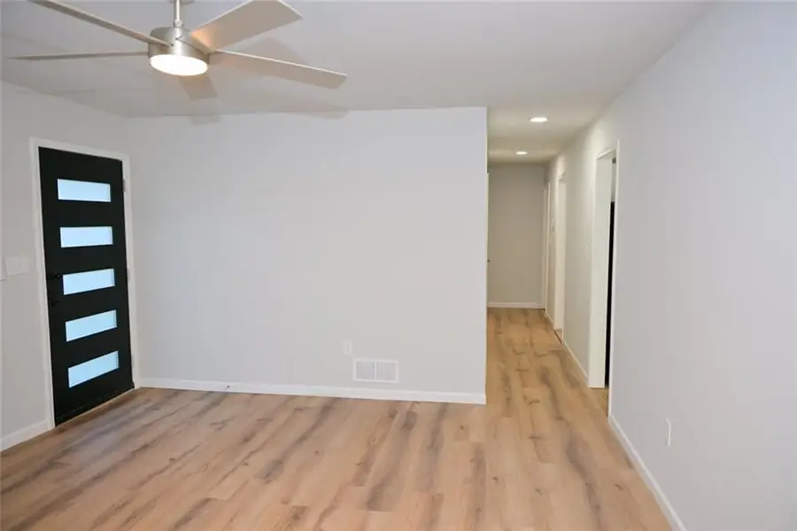 586 E Glochester Place Nw, Norcross, GA 30071 - #3