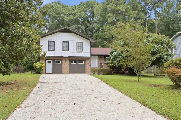 792 Mountainbrooke Circle, Stone Mountain, GA 30087