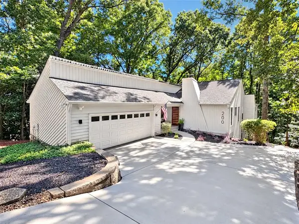 200 Pitch Lake Lane, Roswell, GA 30076