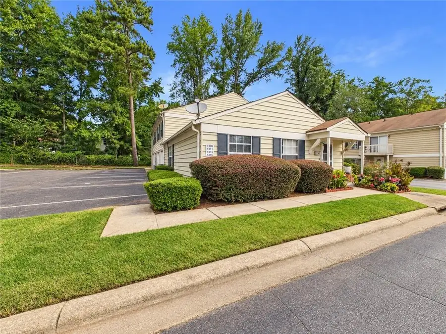 1315 Old Coach Road Sw, Marietta, GA 30008 - #3