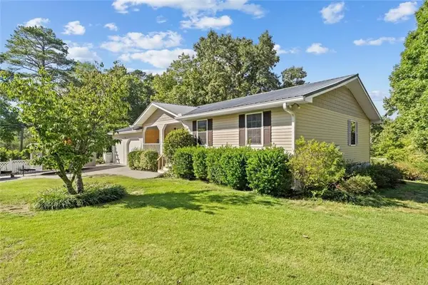 17 Pine Street E, Chatsworth, GA 30705