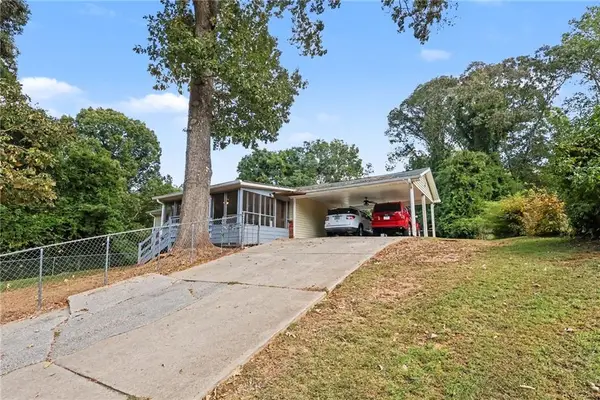8942 Meadow Drive, Lithia Springs, GA 30122