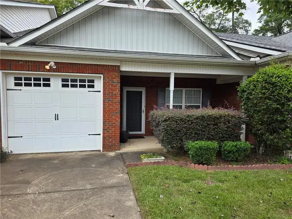 6880 Tara Oaks Drive, Riverdale, GA 30274