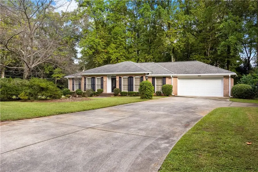 5291 Saffron Drive, Dunwoody, GA 30338 - #2